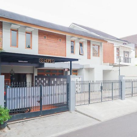 Oyo 2196 Ss Homes Jakarta Eksteriør bilde