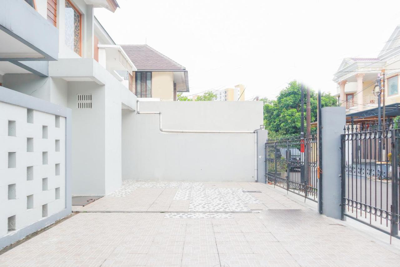 Oyo 2196 Ss Homes Jakarta Eksteriør bilde