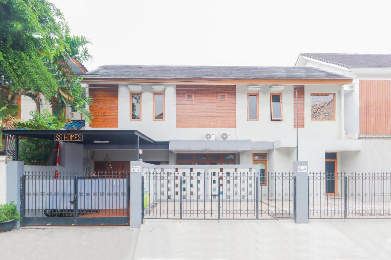 Oyo 2196 Ss Homes Jakarta Eksteriør bilde