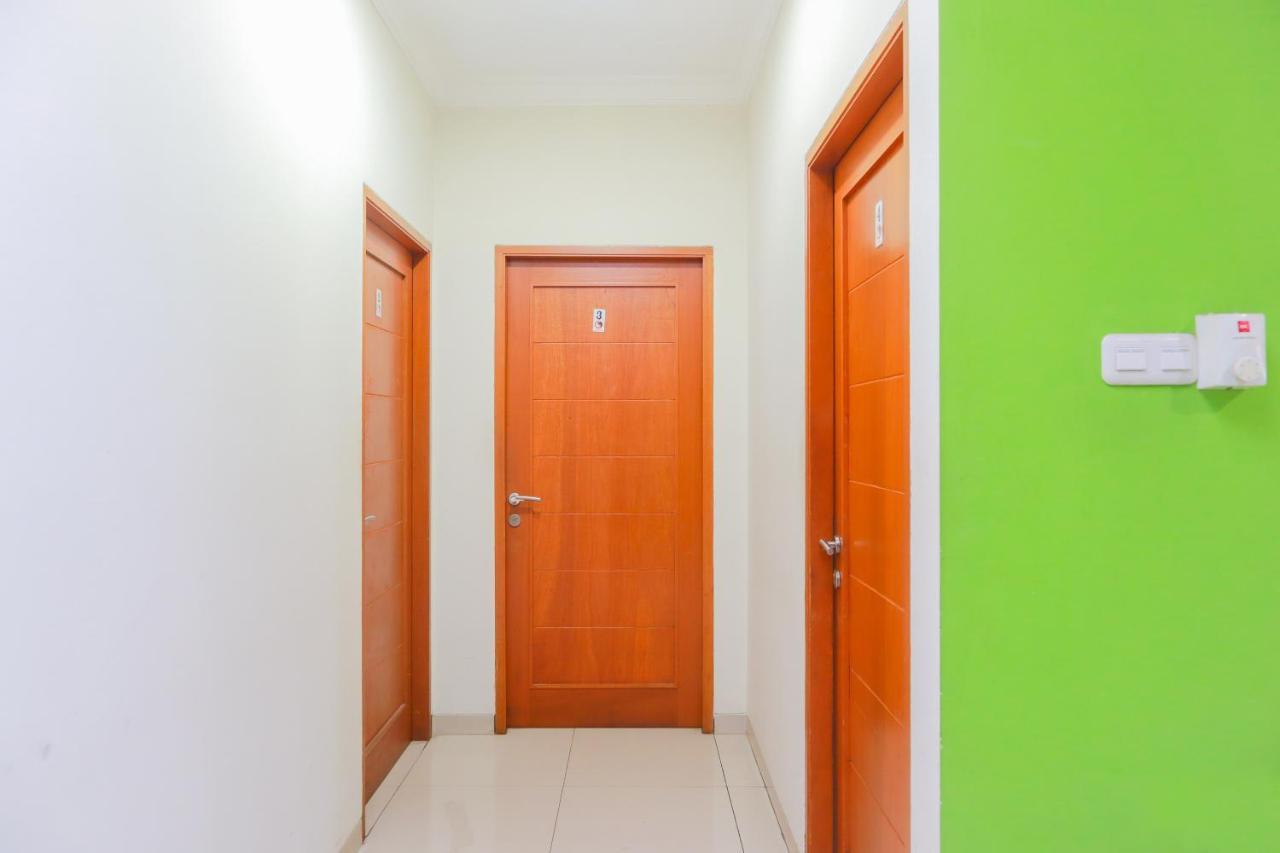 Oyo 2196 Ss Homes Jakarta Eksteriør bilde