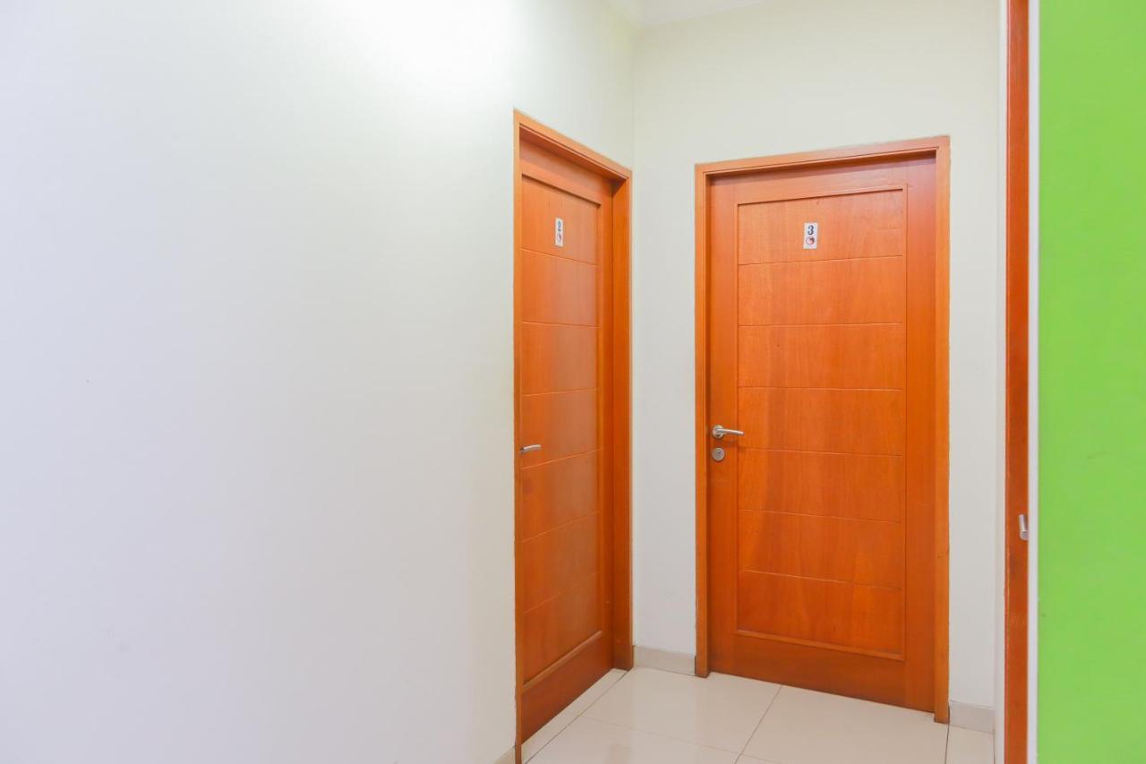 Oyo 2196 Ss Homes Jakarta Eksteriør bilde