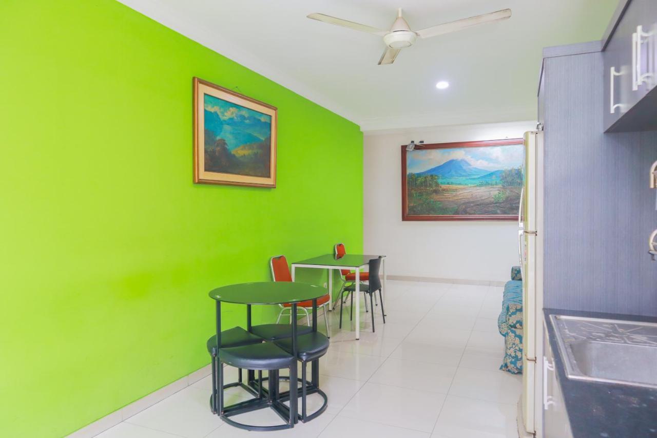 Oyo 2196 Ss Homes Jakarta Eksteriør bilde